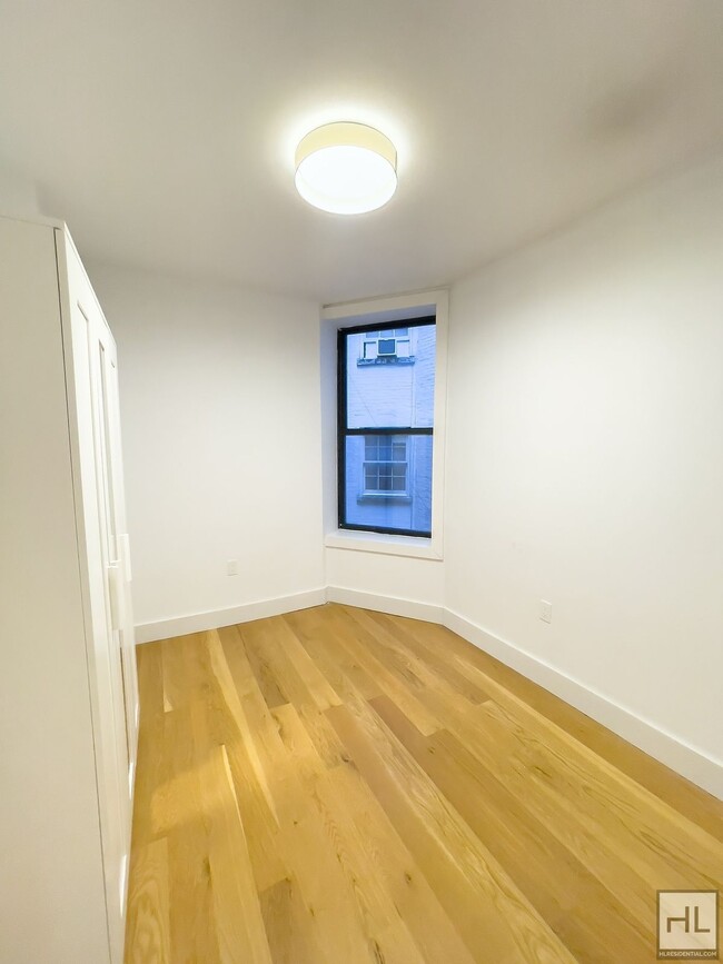 Building Photo - Upper East Side / 2-Bed 1-Bath / Newly Ren...