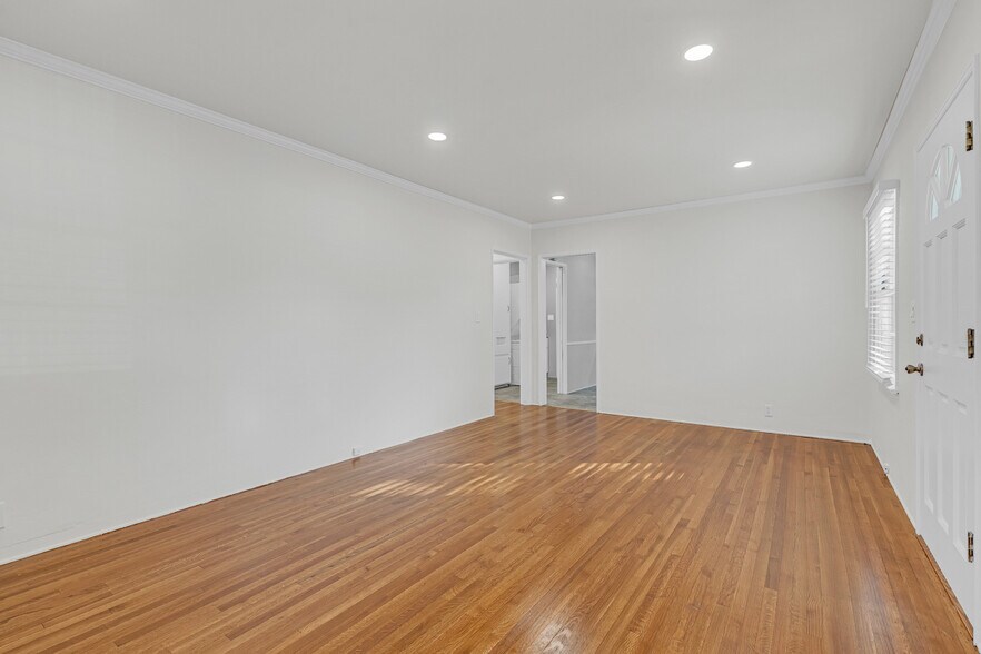 Building Photo - 340 N Monterey St