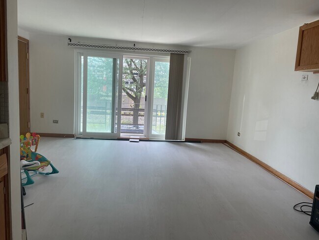 Building Photo - 5737 S Kenton Ave