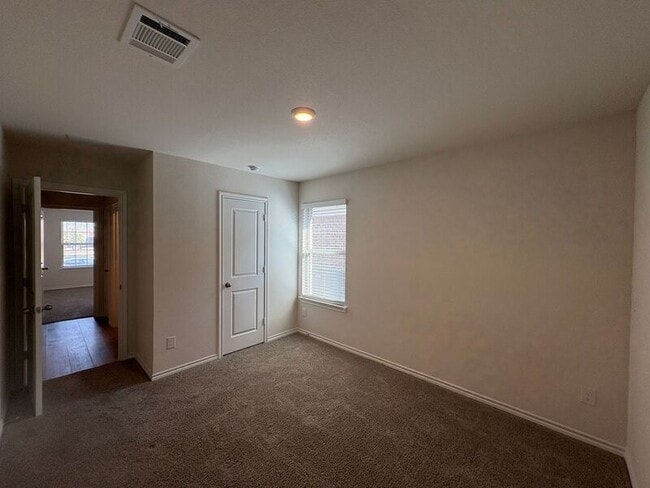 Building Photo - 1221 Acacia Dr