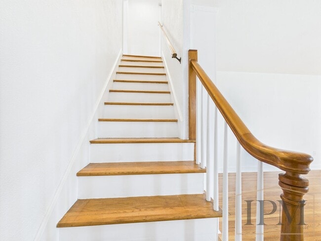 Building Photo - Coming Soon- Charming 3 Bedroom, 1.5 Bath ...