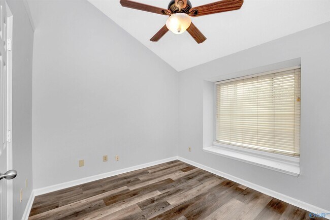 Building Photo - 109 Briargate Ln