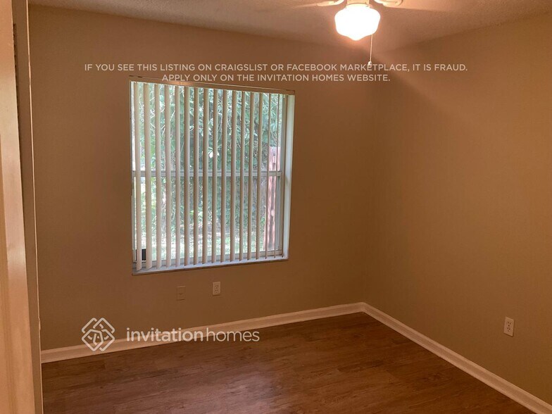 Building Photo - 6525 NW 54th Ct