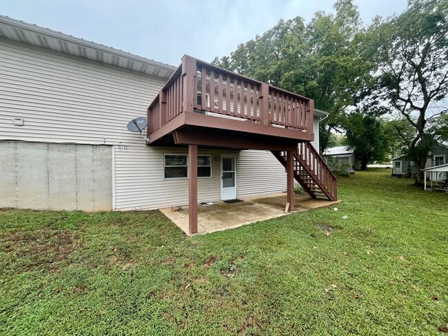 Building Photo - 4 Bed | 2 Bath | House