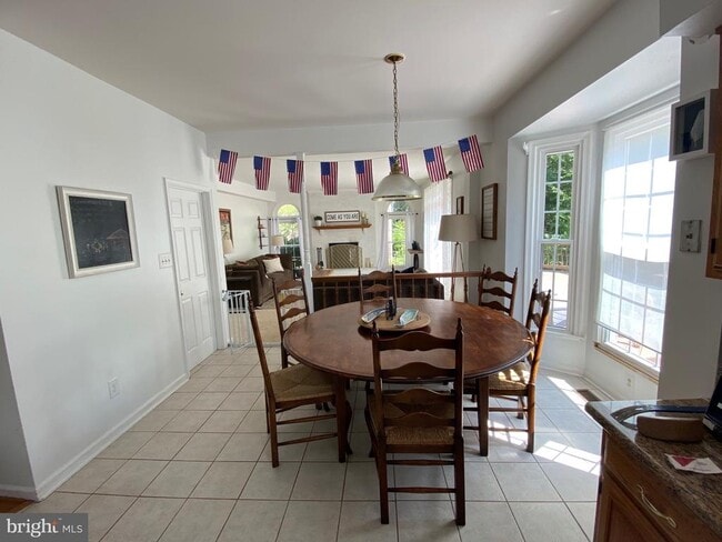 Building Photo - 5430 Ashleigh Rd