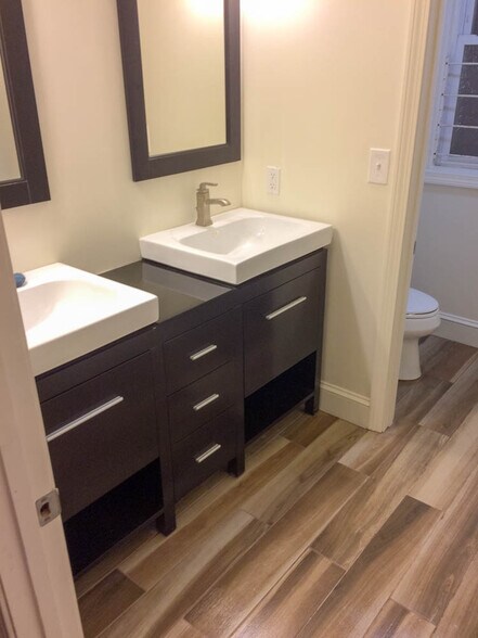 Building Photo - 40 Chester St