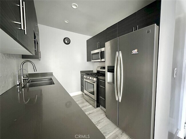 Building Photo - 409 Burchett St