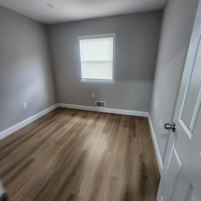 Building Photo - A Spacious 4 bedroom house for Rent !!!