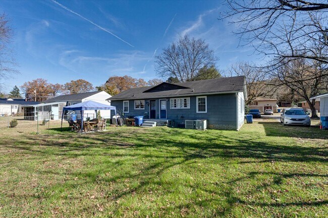 Building Photo - 5219 Cheryl Ln