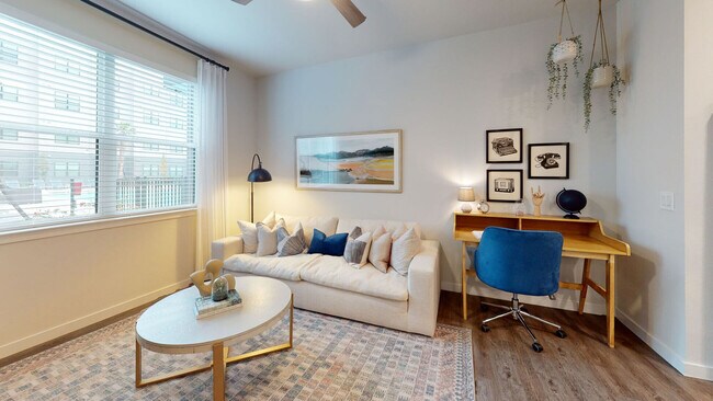 Building Photo - Special Offer: Reduced Rates & Free Rent!