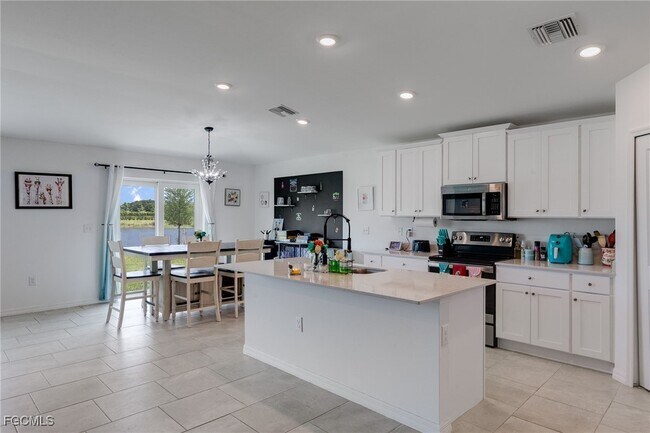 Building Photo - 3856 Treasure Oak Wy