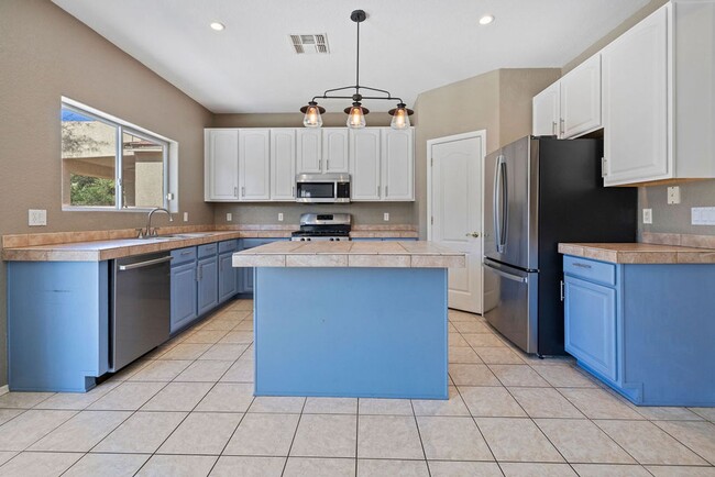 Building Photo - Located in Mesquite Ranch and the Award Wi...