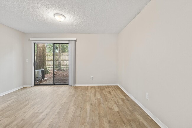 Building Photo - 205 Marquette St