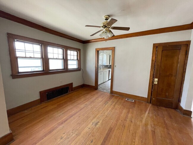 Building Photo - 4273 Wirt St