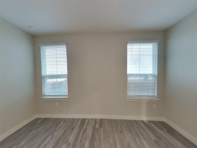 Building Photo - 1613 Mexican Heather Dr