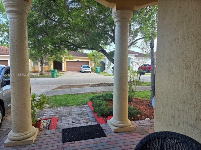 Building Photo - 15103 SW 11th Ln