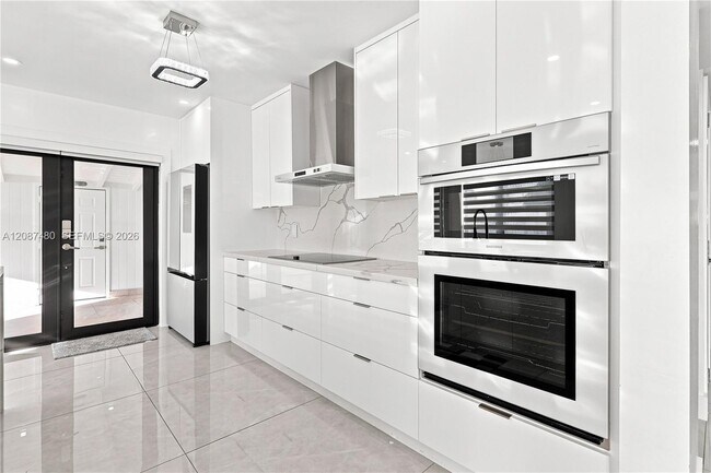 Building Photo - 9298 Jamaica Dr