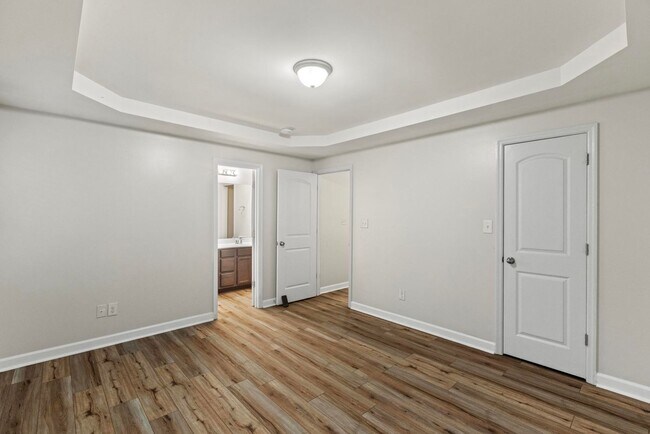 Building Photo - Available now in Sneads Ferry, NC! Close to base