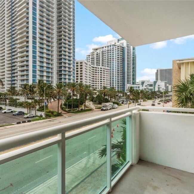 Building Photo - 3000 S Ocean Dr