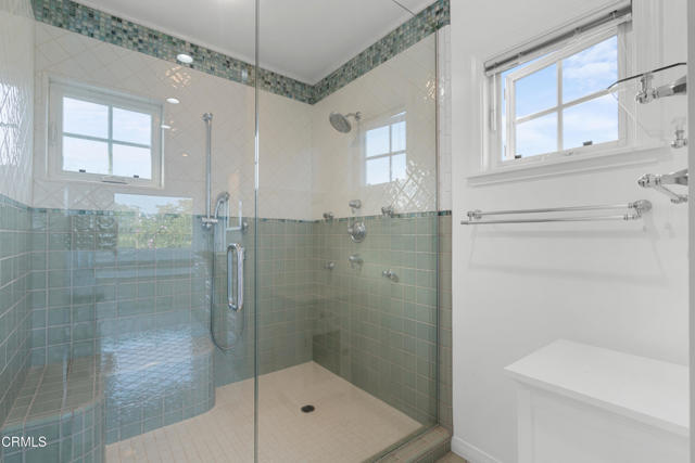 Building Photo - 2102 Buena Vista Dr