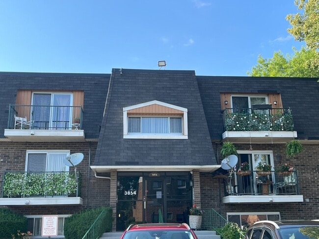 Primary Photo - 3854 S Parkway Dr