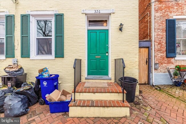 Building Photo - 326 E Patrick St