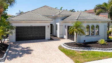 Building Photo - 1256 Beacon Cir
