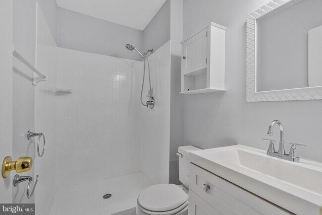 Building Photo - 6401 Old Scotts Ct