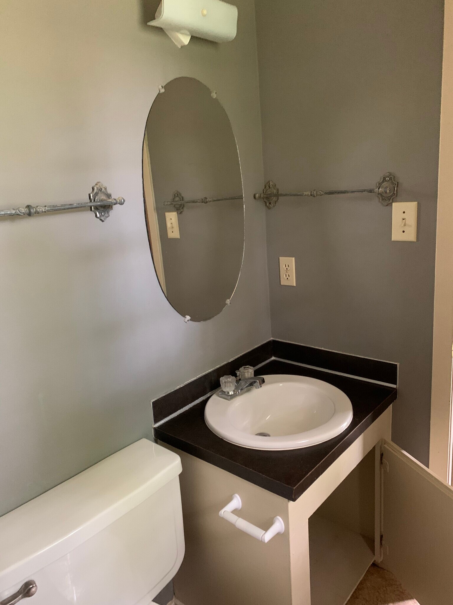 Building Photo - 135 York Dr