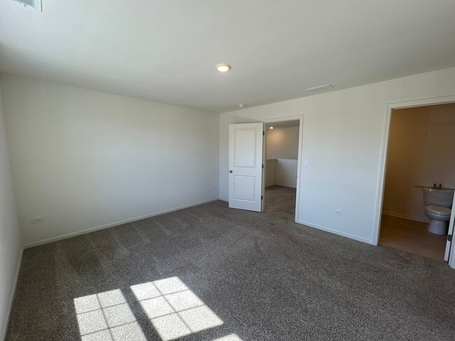 Building Photo - 7615 Violet Ln