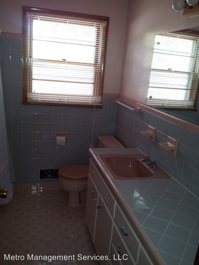 Building Photo - 4 br, 3 bath House - 3345 Newburg Road