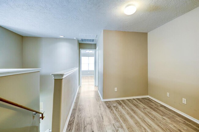 Building Photo - 14306 Mirkwood Ln