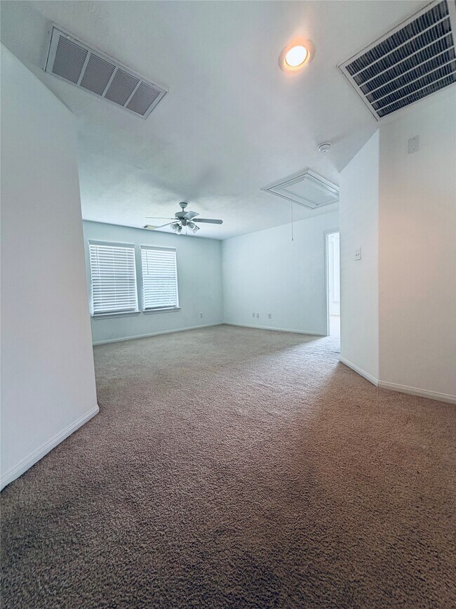 Building Photo - 38 N Regan Mead Cir