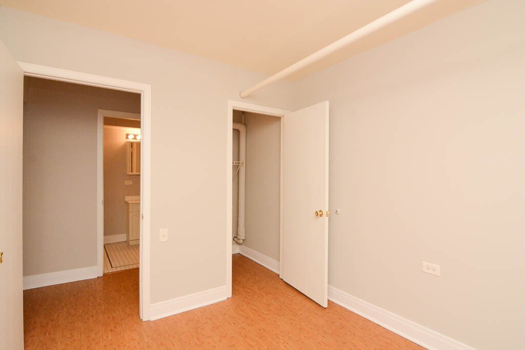 Building Photo - 5736 N Winthrop Ave