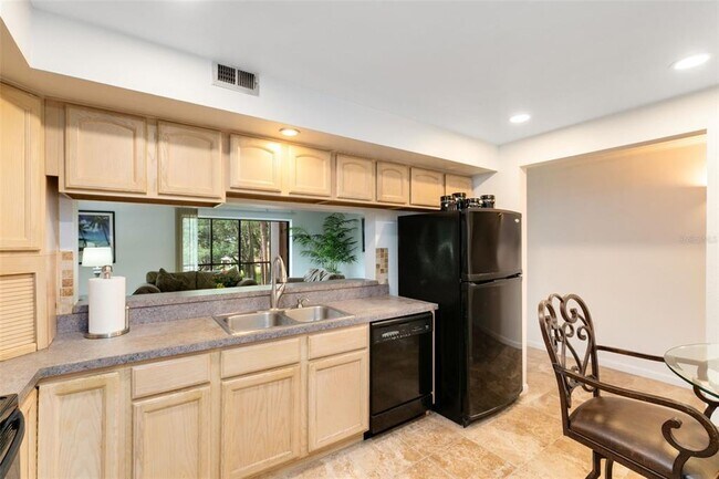 Building Photo - 610 Cranes Way