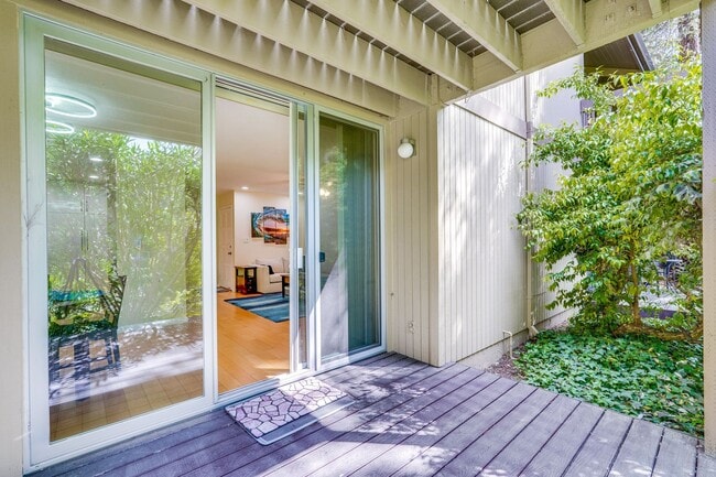 Building Photo - 505 Cypress Point Dr