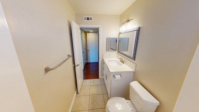 Building Photo - 2 Bed/2 Bath, Centrally Located in Brea!