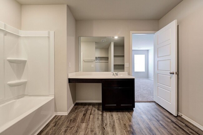 Building Photo - *** $250 MOVE-IN SPECIAL  *** Charming 4-Bed 2-Bath Home in Stillwater! *** $250 MOVE-IN SPECIAL ...