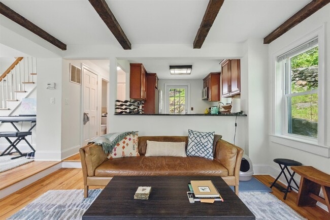 Building Photo - 24 Annadale St