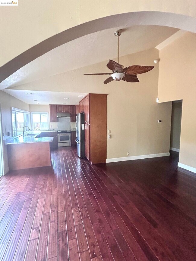 Building Photo - 516 Webster Dr