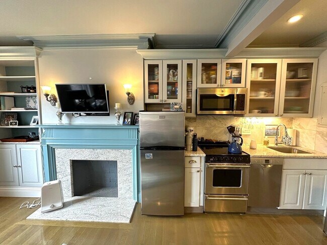 Building Photo - 88 Charles St