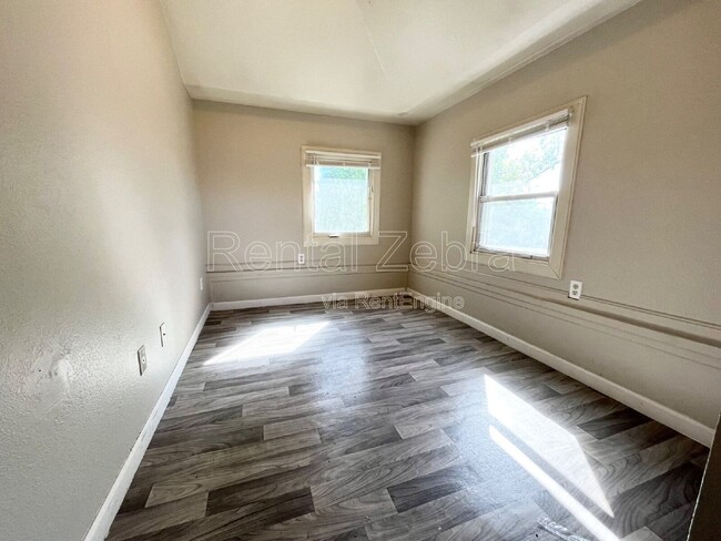 Building Photo - 355 W 22nd St