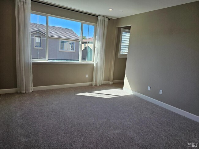 Building Photo - 525 Aliki Dr