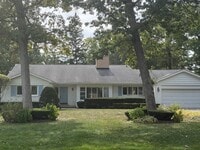 Building Photo - 687 Linden Ave