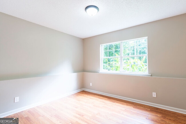 Building Photo - 2506 Venture Cir