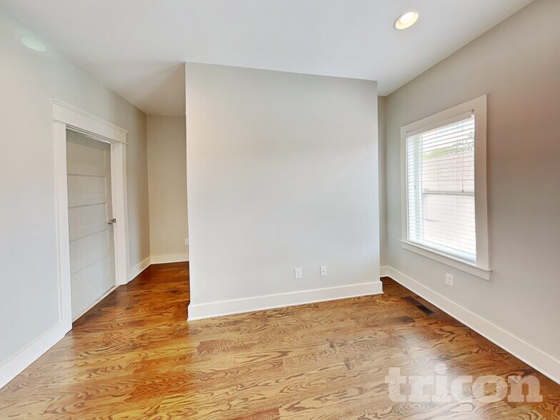 Building Photo - 1216 Hillwood Private Cove