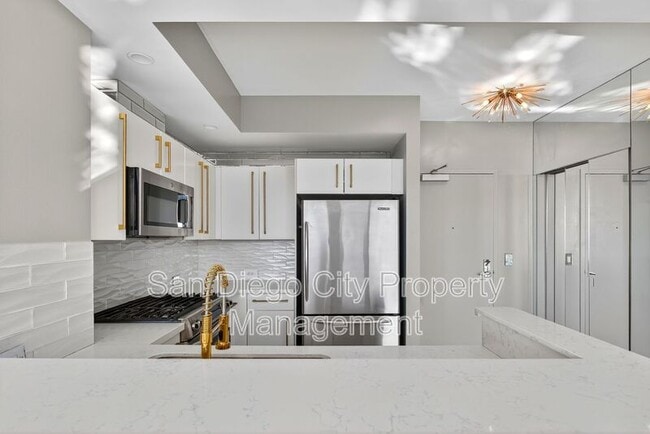 Building Photo - 321 Tenth Ave