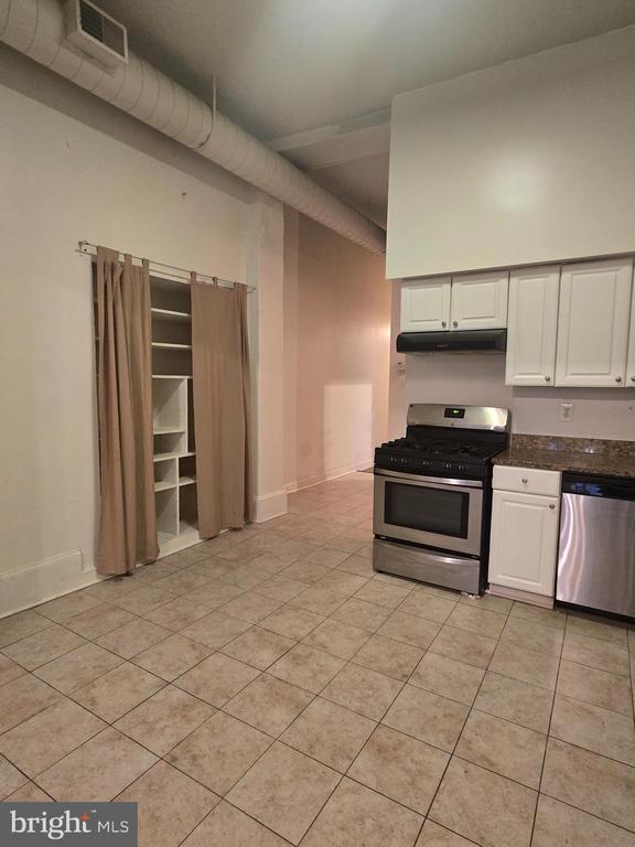 Building Photo - 1304 Walnut St