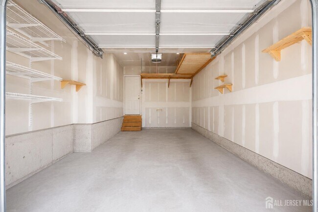 Building Photo - 12 Scarlet Oak Dr
