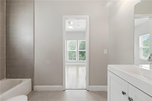 Building Photo - 1470 Norris Pl NW